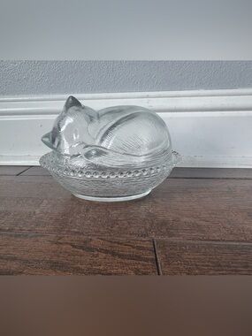 Vintage Indiana Glass Sleeping Cat on Nest Covered Dish